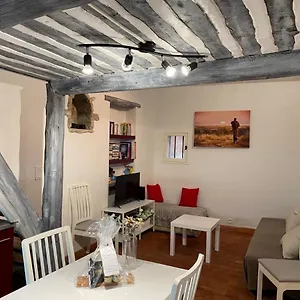Au Calme Dans Le Centre-ville Historique LʼIsle-sur-la-Sorgue